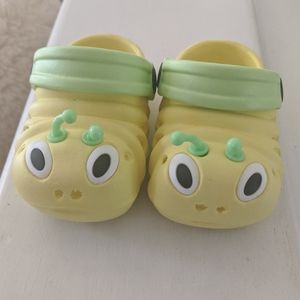 NWOT Toddler Caterpillar Clogs